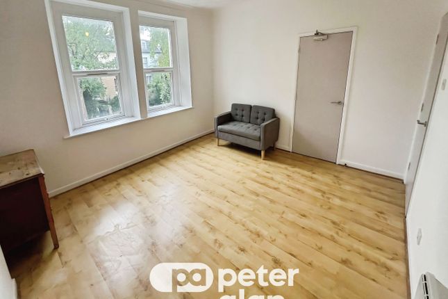 Flat 3, Cardiff photo 2