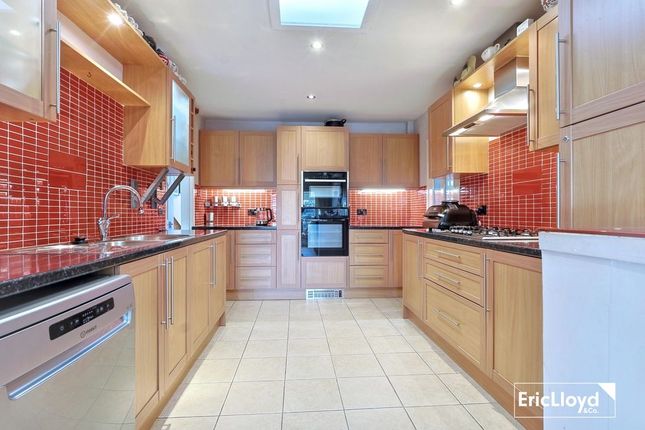 54, Summercourt Way, Brixham photo 3