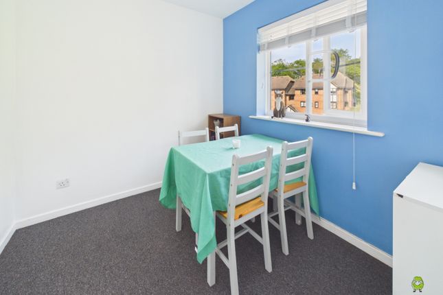 Flat 14, Prudhoe Court, Osbourne Road, Dartford photo 4