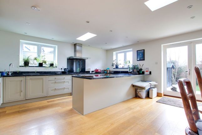 17, Island View Close, Lymington photo 3