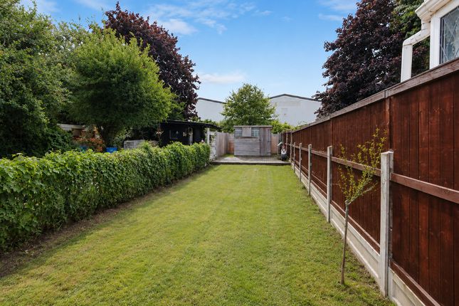 31, Linley Crescent, Romford photo 2