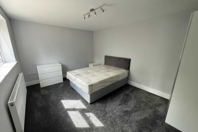 Room to rent in Milford Gardens, Edgware