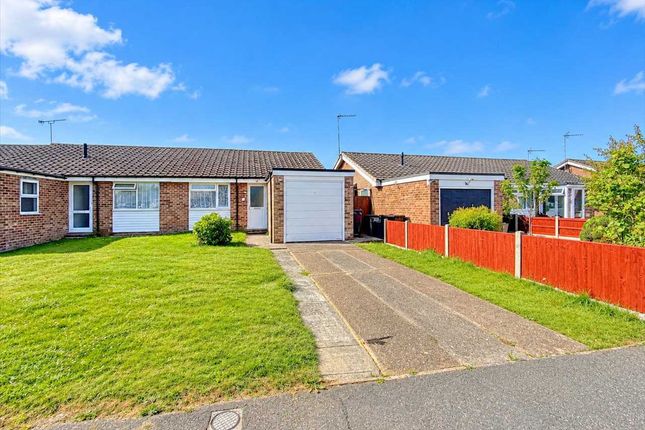 2-bed bungalow on No Onward Chain, Frinton On Sea, £240,000