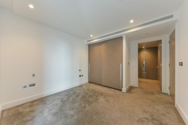 Flat to rent in The Dumont, Albert Embankment, London