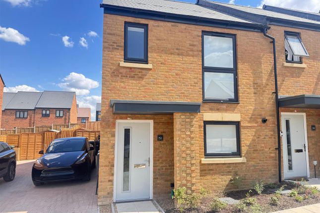 3-bed house on 52, Limestone Drive, Gravesend, £2,200/mo