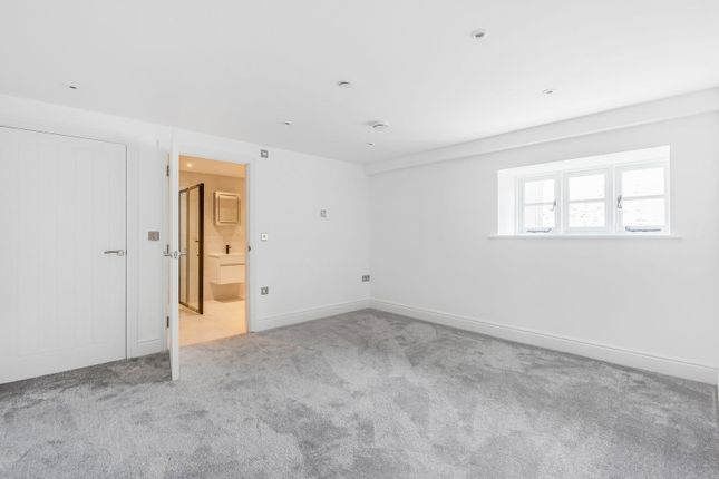 12,Flat 2, Chipping Street, Tetbury photo 3