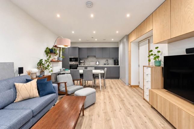 52 Lyall House, Shipbuuiding Way, London photo 3