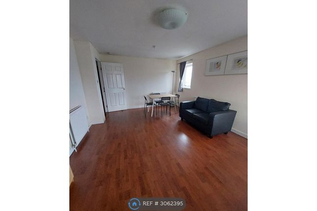 Flat  No Camden Terrace, Glasgow photo 3