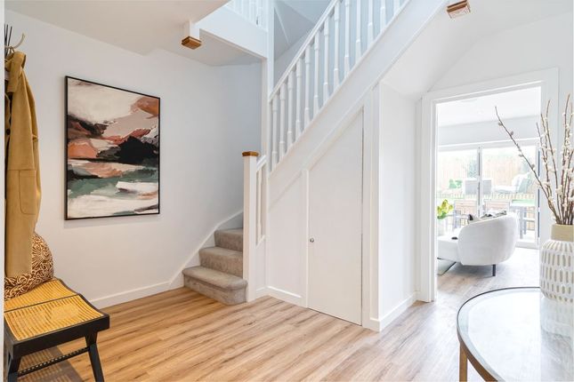 6, Highbarrow Close, Purley photo 4