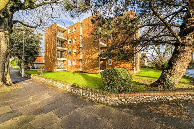 Thumbnail Flat to rent in St. Georges Gardens, Church Walk, Worthing