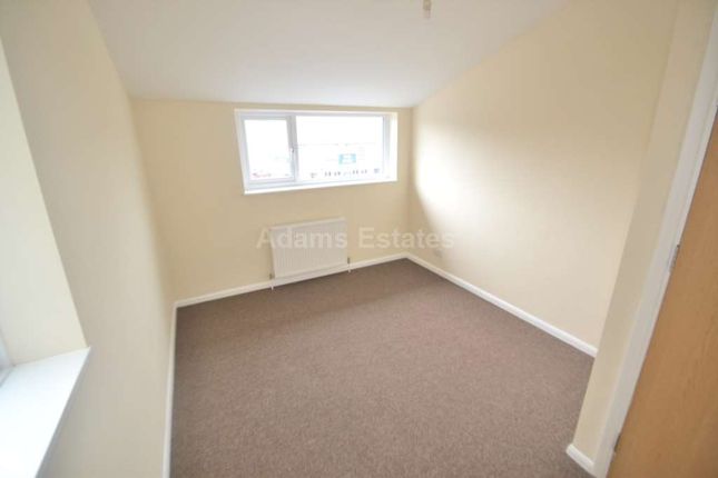 Flat to rent in Reading Road, Pangbourne
