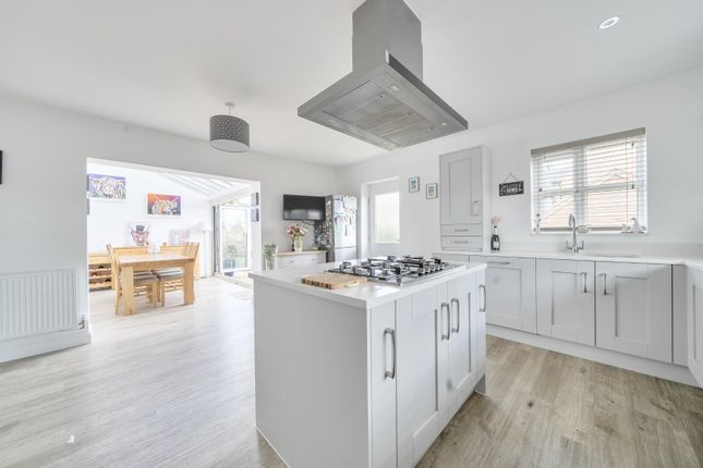 32, Wales Drive, Gamlingay photo 2