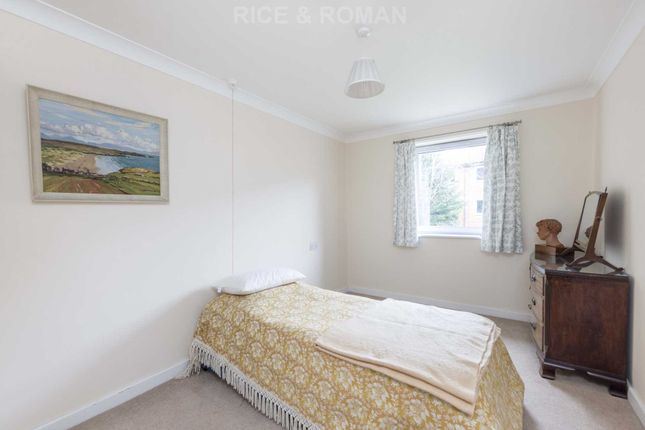 Flat for sale in Gibson Court, Hinchley Wood