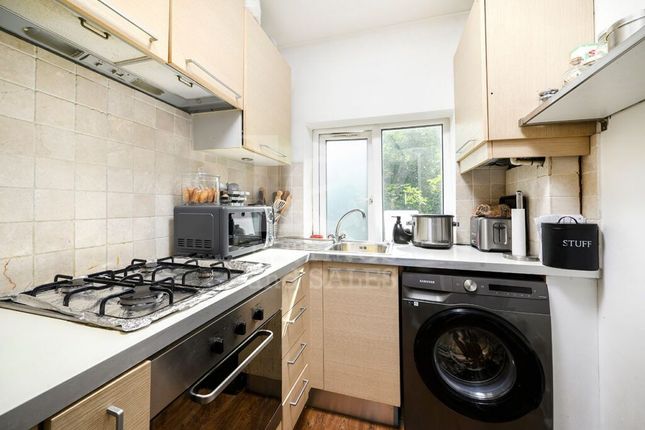 17A Western Mansions, London photo 5