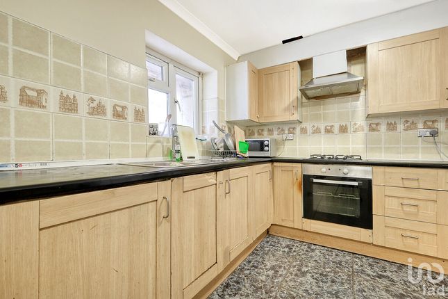 End terrace house for sale in Elfrida Close, Woodford Green