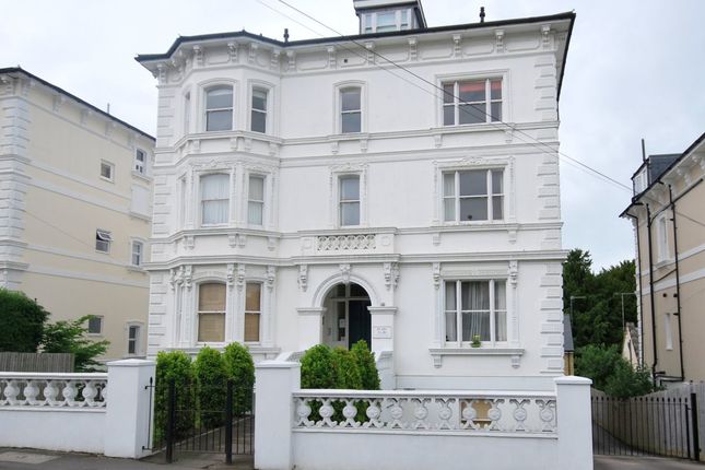 Flat to rent in Upper Grosvenor Road, Tunbridge Wells