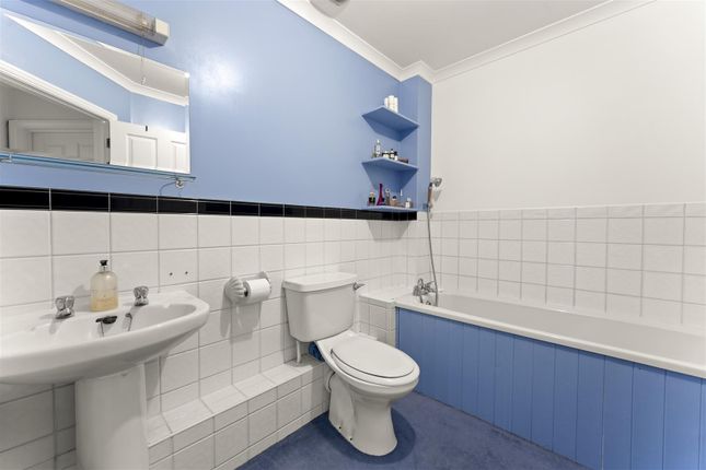 1, Taylor Close, Harefield photo 4