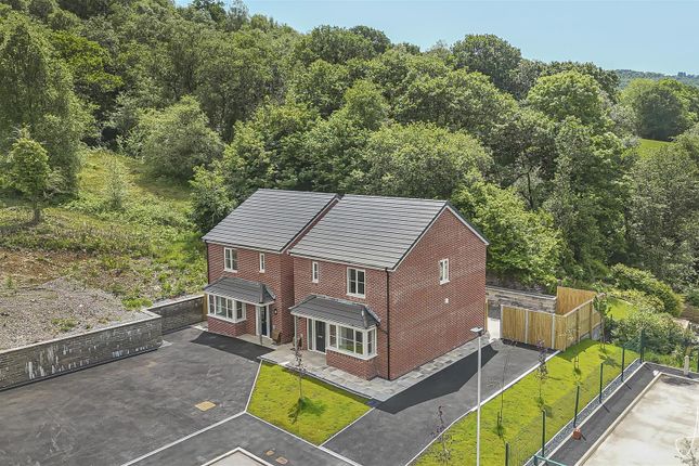 3-bed house on 17, Clos Yr Ysgol, Neath, £250,000