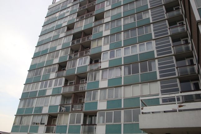 2-bed flat on 3, Kenilworth Court, Coventry, £160,000