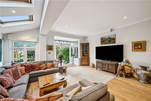 8, Madrid Road, London photo 5