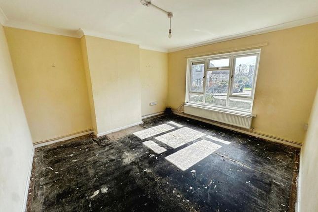 22 Protheroe Avenue, Bridgend photo 2