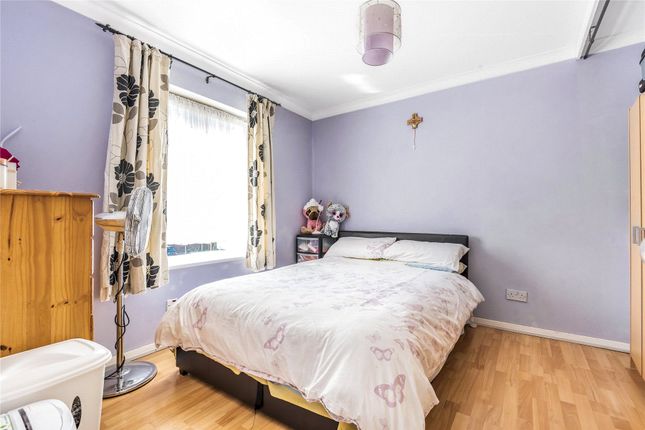 Flat 10,, Wellingtonia House, Addlestone photo 4