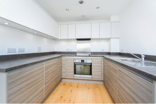Apartment 10 Orion 9, The Boardwalk, Brighton Marina photo 2