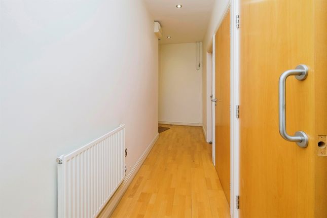 Flat for sale in Arch View Crescent, Liverpool