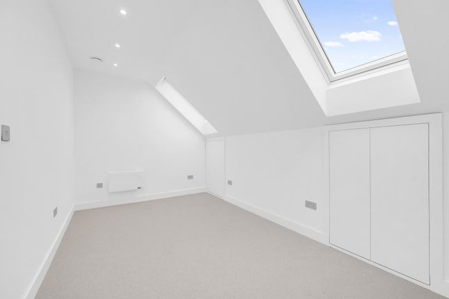 Apartment 8, 54, Gordon Road, London photo 4