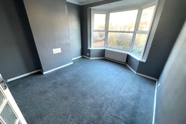29, Willow Street, Romford photo 2