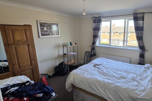 74, Cambridge Court, Bishop Auckland photo 3