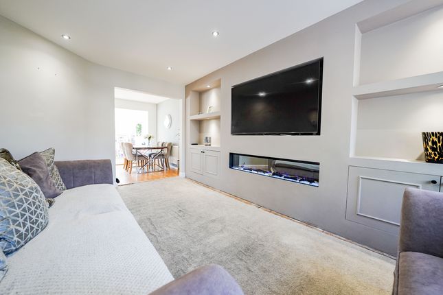 10 Barrow Crescent, Leicester photo 4