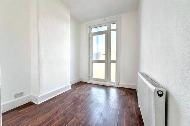 140 Westbury Avenue, London photo 4