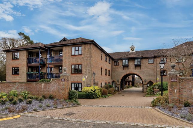 Flat for sale in Wraymead Place, Wray Park Road, Reigate