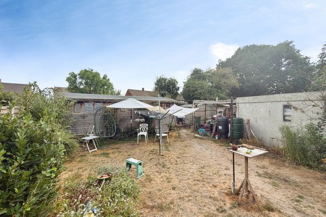 22, Church View, Ash photo 2