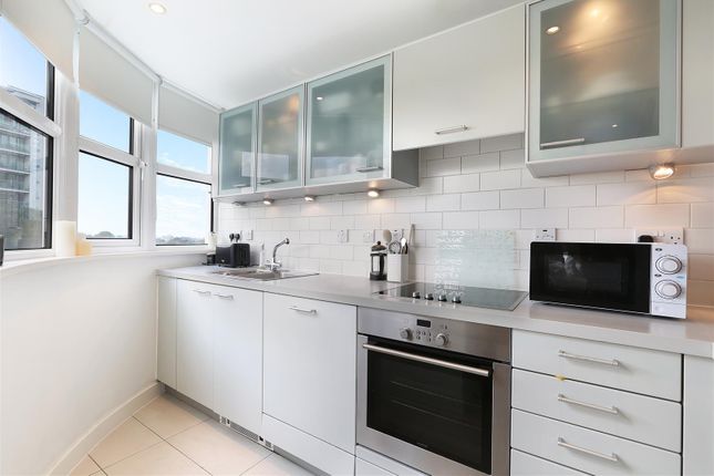 Flat 27, 73 Upper Richmond Road, London photo 3