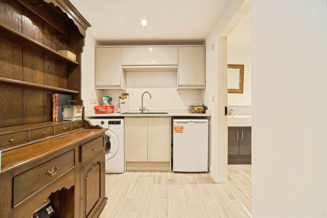 7, Nina Boyle Close, Keighley photo 4