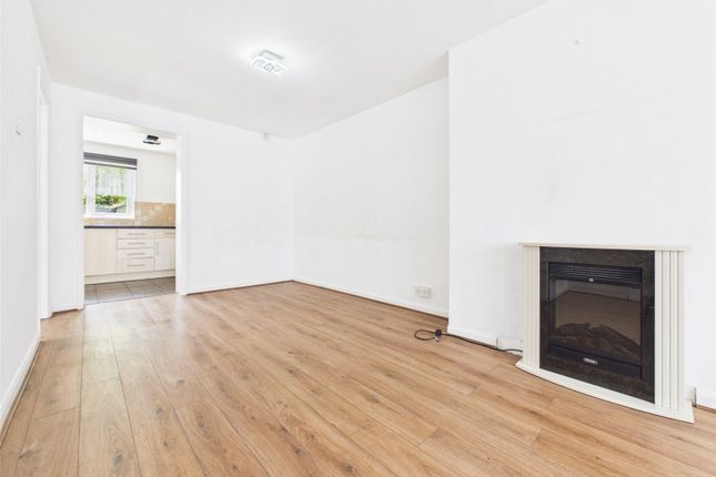 1, Mill Close, Middlesex photo 3
