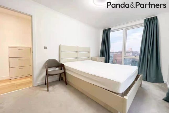 Clonmel Court, 14 Turnberry Quay, London photo 4