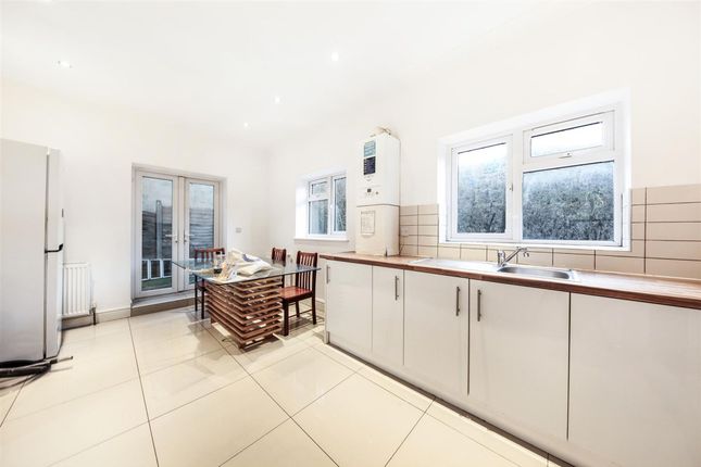 Room 6, 5 Courthill Road, London photo 5