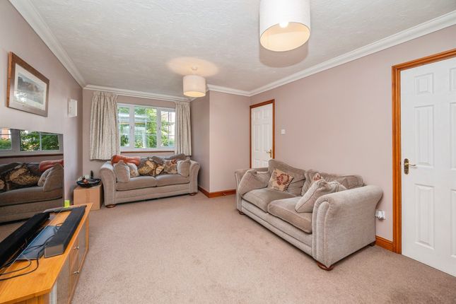6, Howard Way, Norwich photo 2