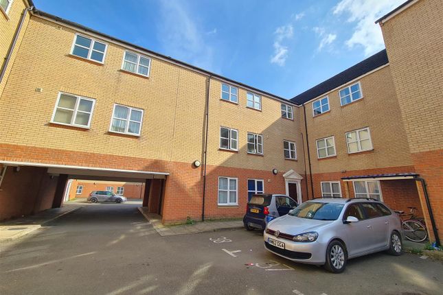 Thumbnail Flat to rent in 43 Bentley House, Abbeygate Court, March