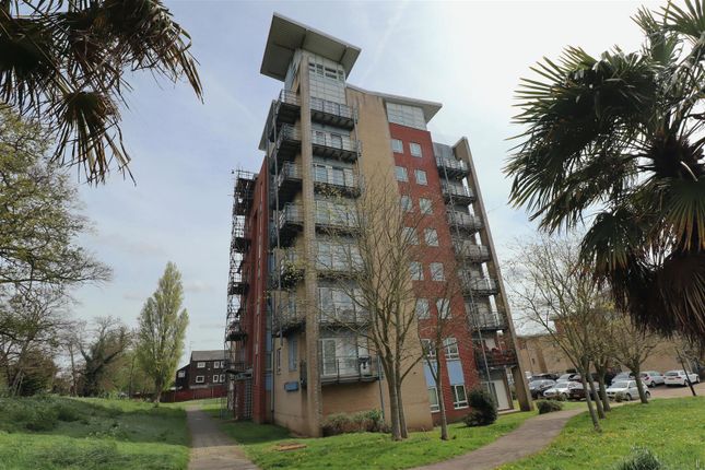 Flat for sale in Forty Lane, Wembley
