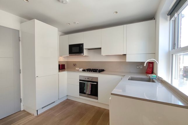 Flat 24, Walpole Court, Ealing Green, Ealing photo 2