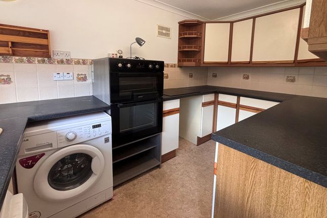 105 Oldbury Orchard, Gloucester photo 4