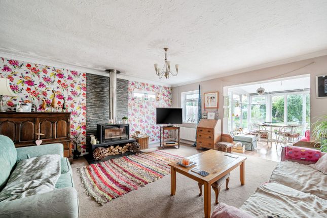 3, Highfield Drive, Ringwood photo 2