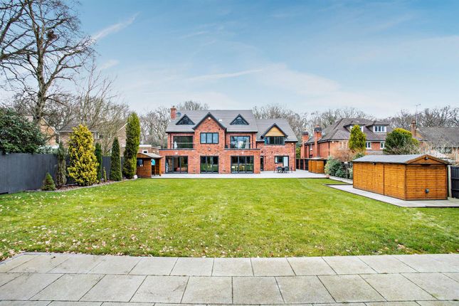 Property for sale in Ashlawn Crescent, Solihull