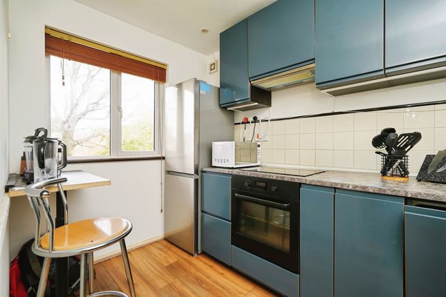 65, Worcester Drive, Didcot photo 2