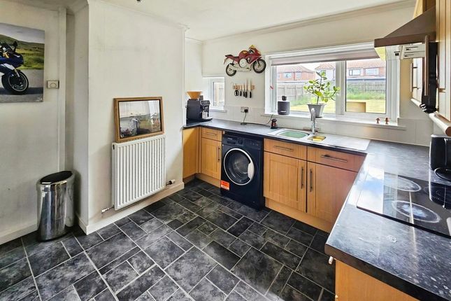 19, Poplar Grove, Bedlington photo 3