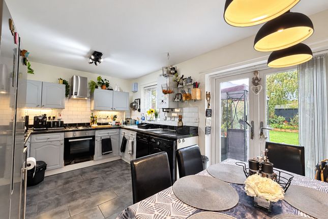 10 Field Close, Ormskirk photo 4